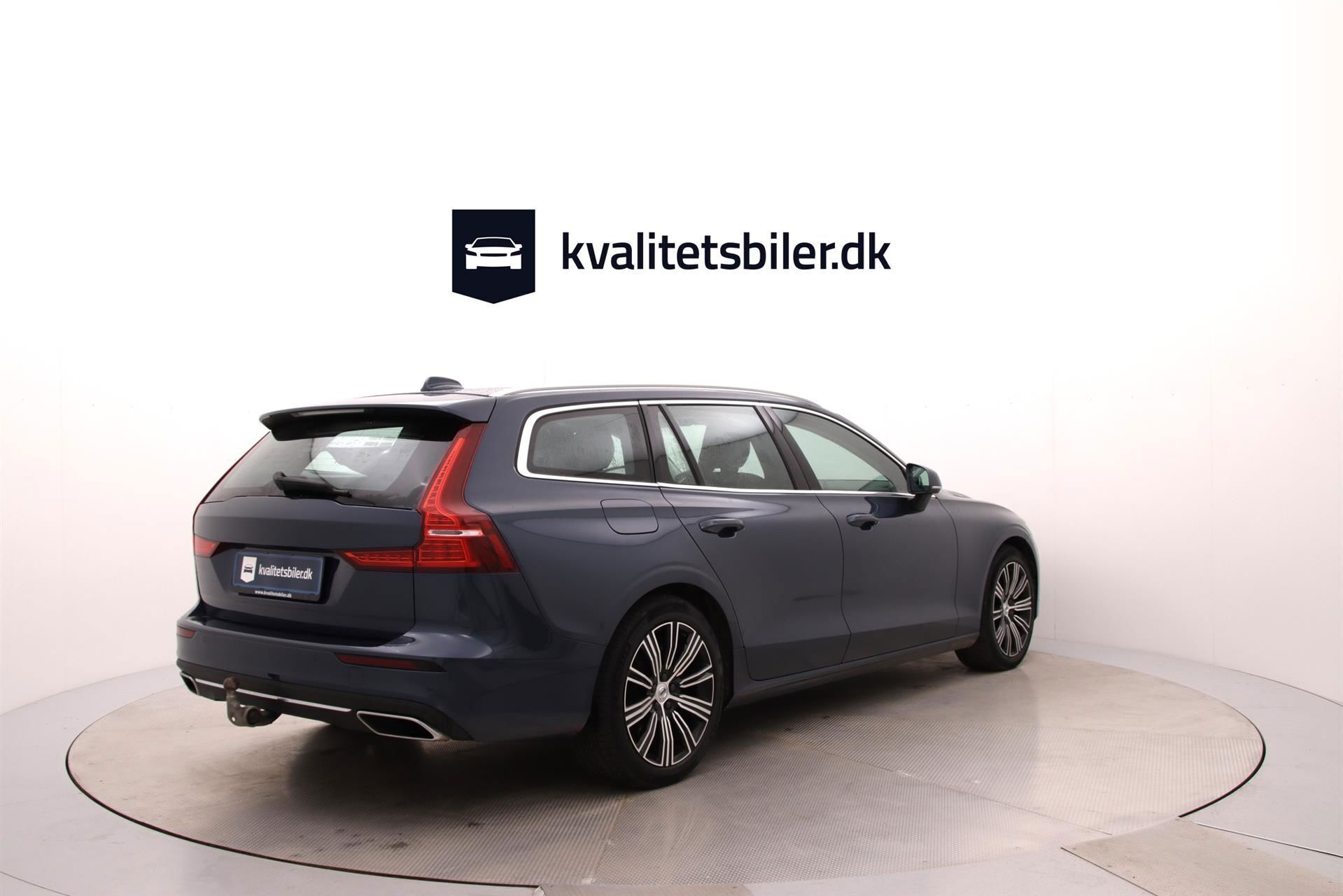 Blå Volvo V60 fra 2021