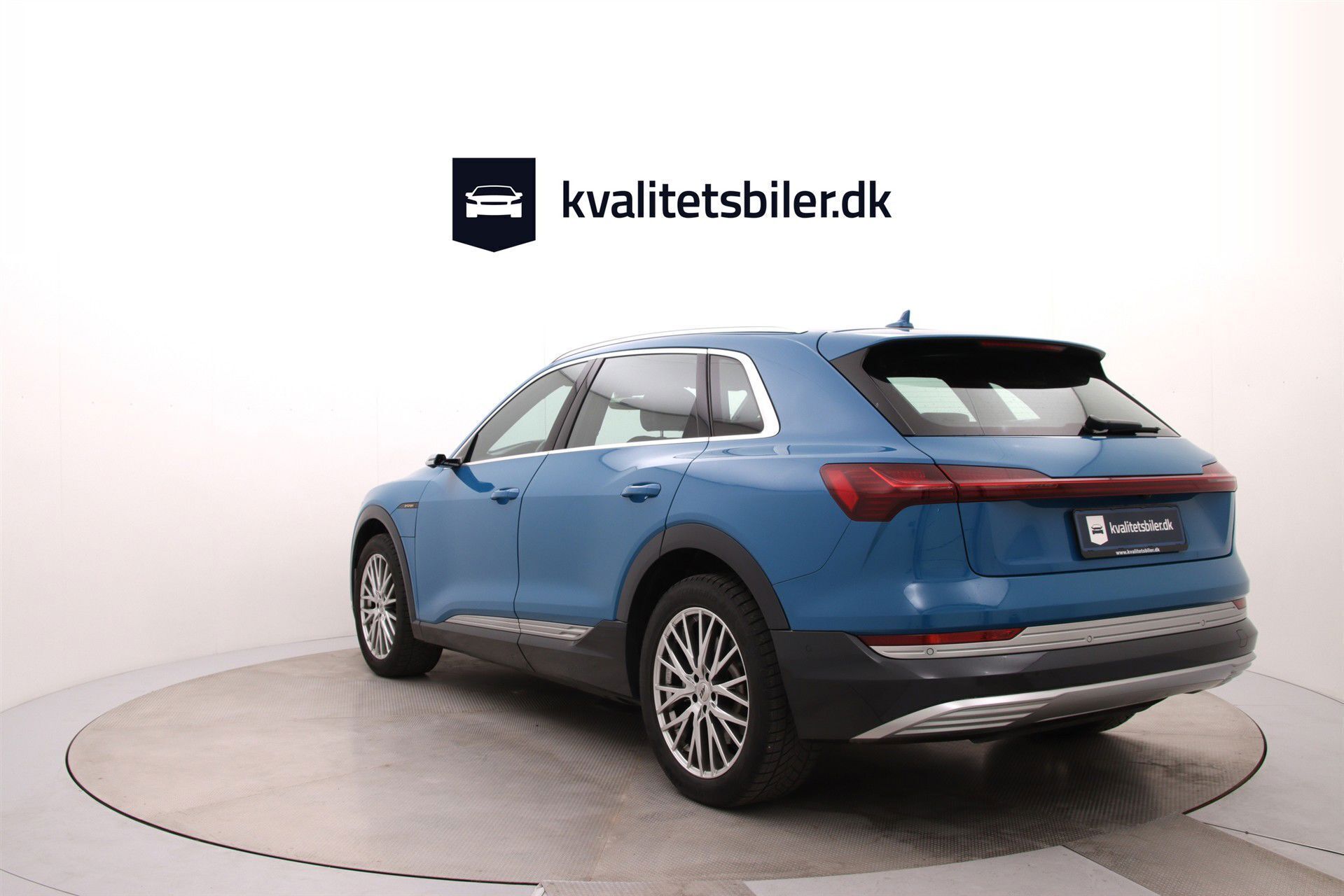 Blå Audi e-tron fra 2019