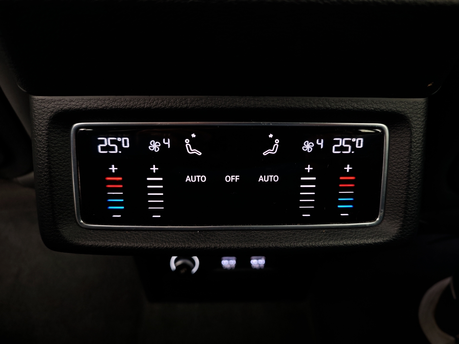 Blå Audi e-tron fra 2019