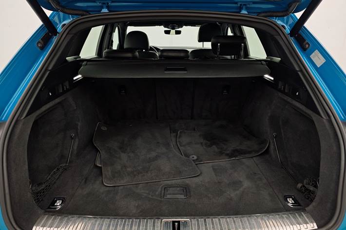 Blå Audi e-tron fra 2019