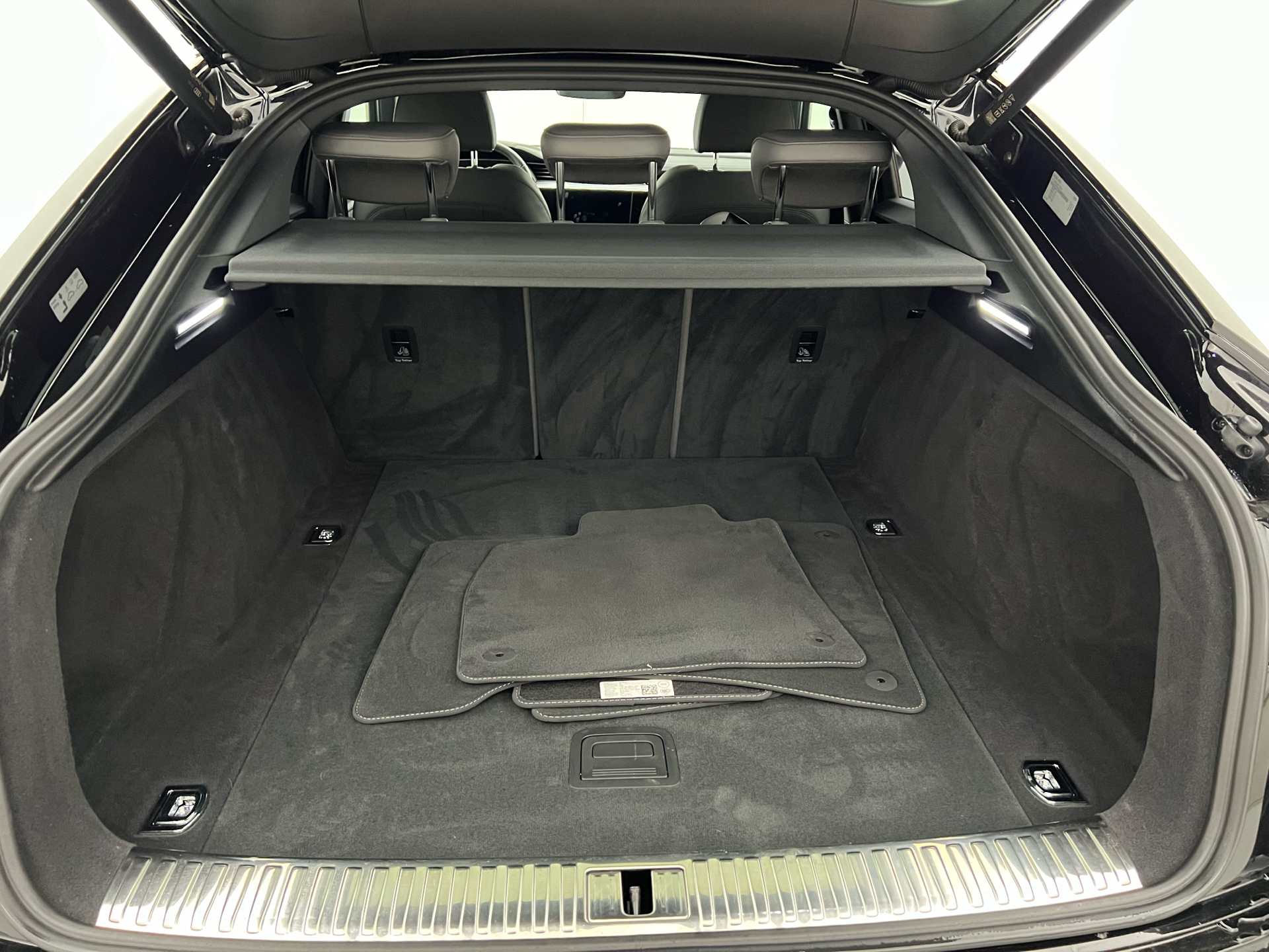 Sort Audi e-tron fra 2021