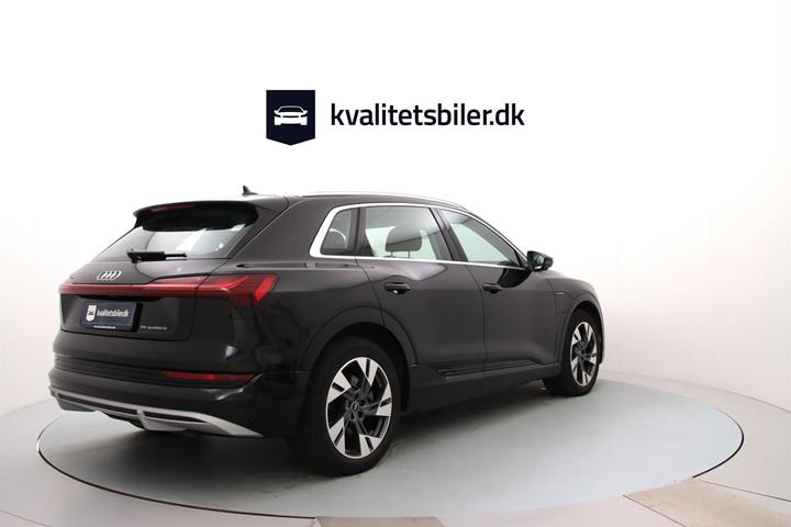 Sort Audi e-tron fra 2021