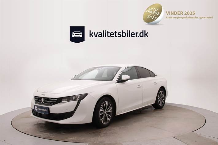 Hvid Peugeot 508 fra 2021 set udefra