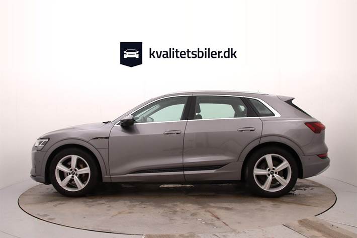 Grå Audi e-tron fra 2020