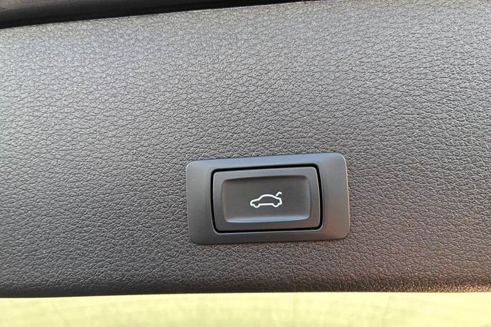 Grå Audi e-tron fra 2020