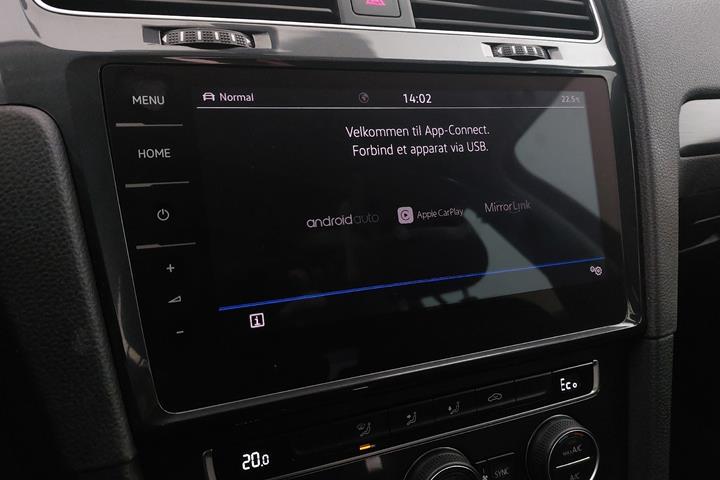 Grå VW Golf fra 2021
