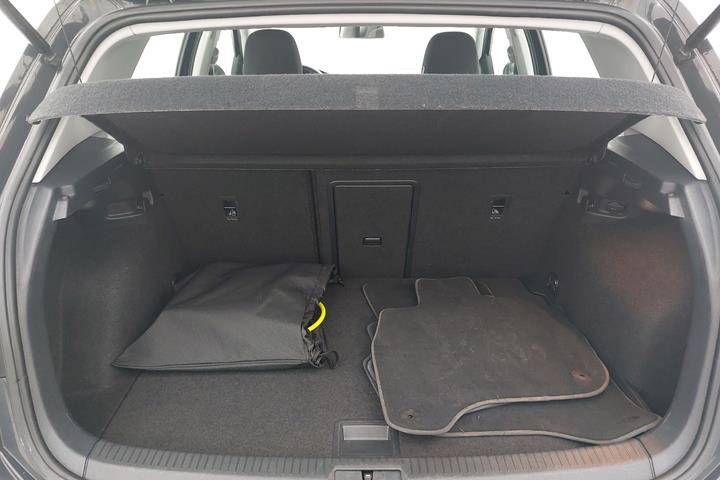 Grå VW Golf fra 2021