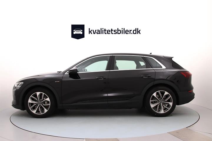 Sort Audi e-tron fra 2021