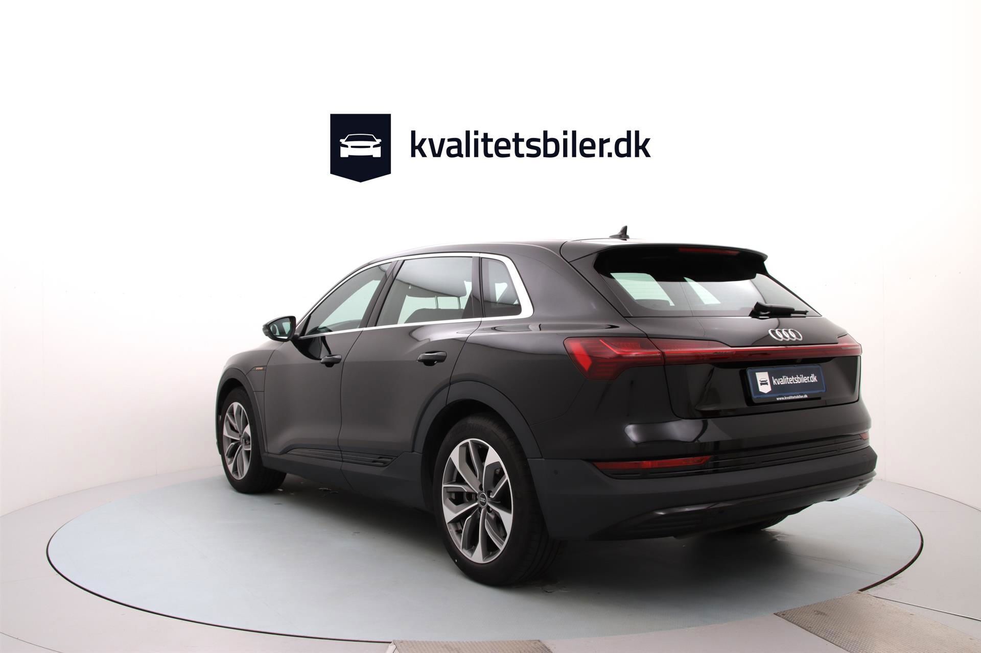 Sort Audi e-tron fra 2021