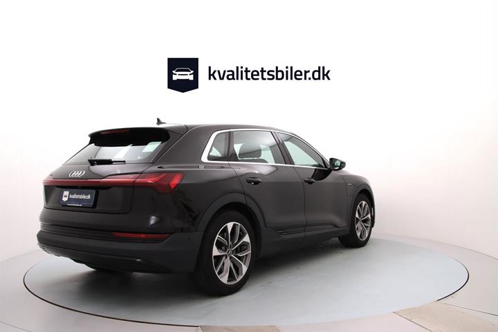 Sort Audi e-tron fra 2021