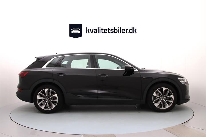 Sort Audi e-tron fra 2021