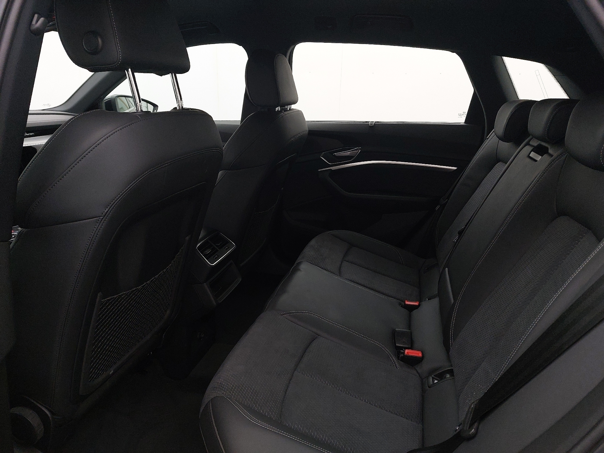 Sort Audi e-tron fra 2021