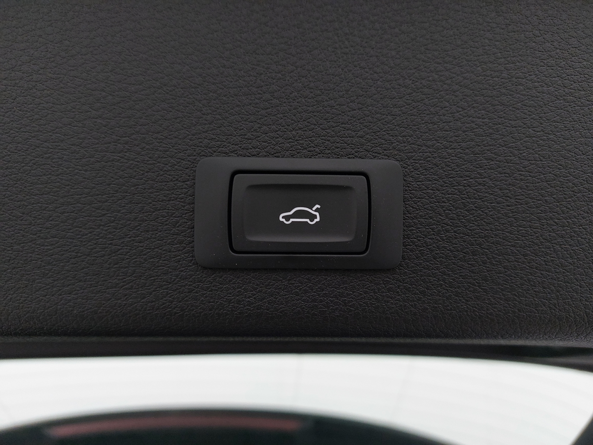 Sort Audi e-tron fra 2021