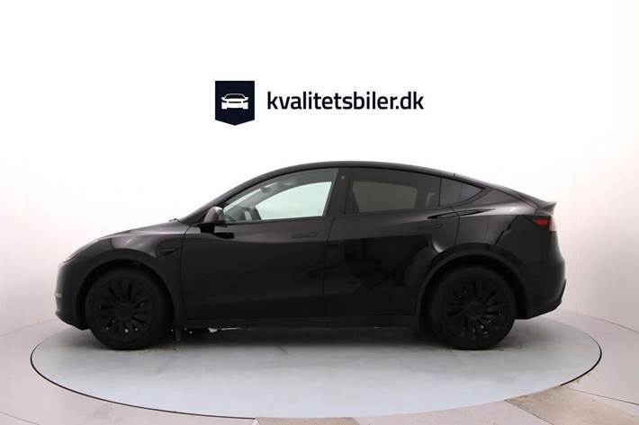 Sort Tesla Model Y fra 2022