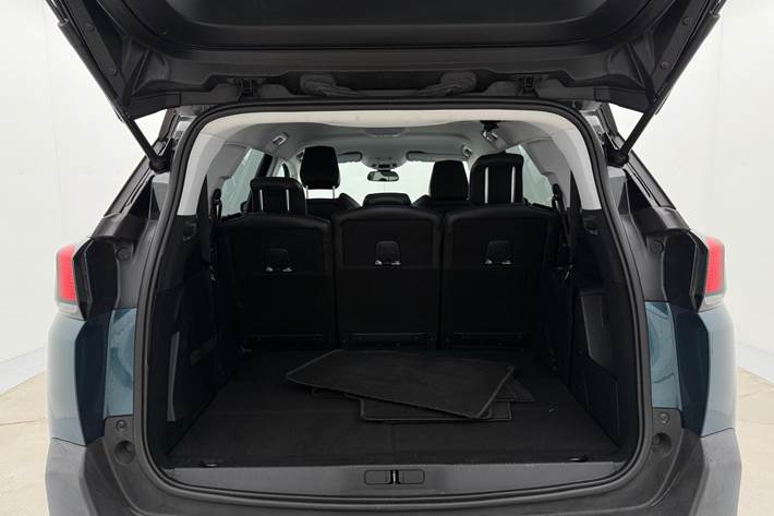 Grøn Peugeot 5008 fra 2018