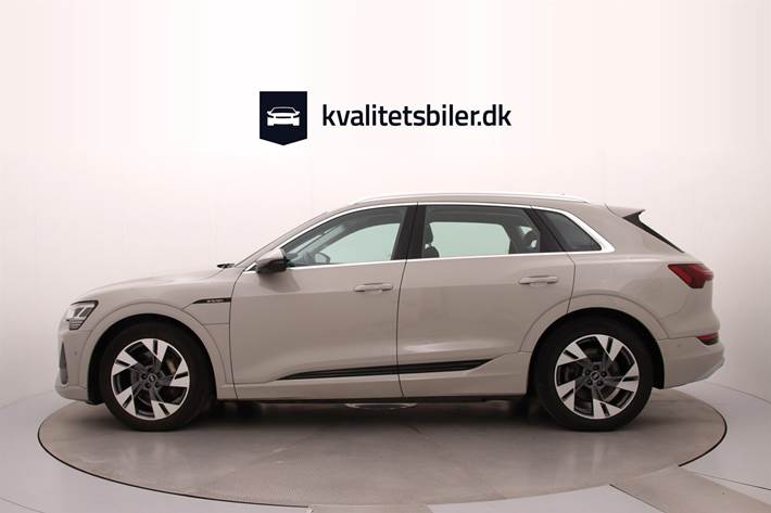 Beige Audi e-tron fra 2020