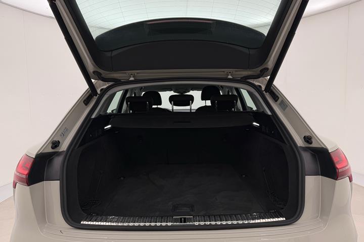 Beige Audi e-tron fra 2020