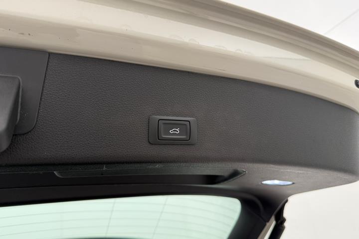 Beige Audi e-tron fra 2020