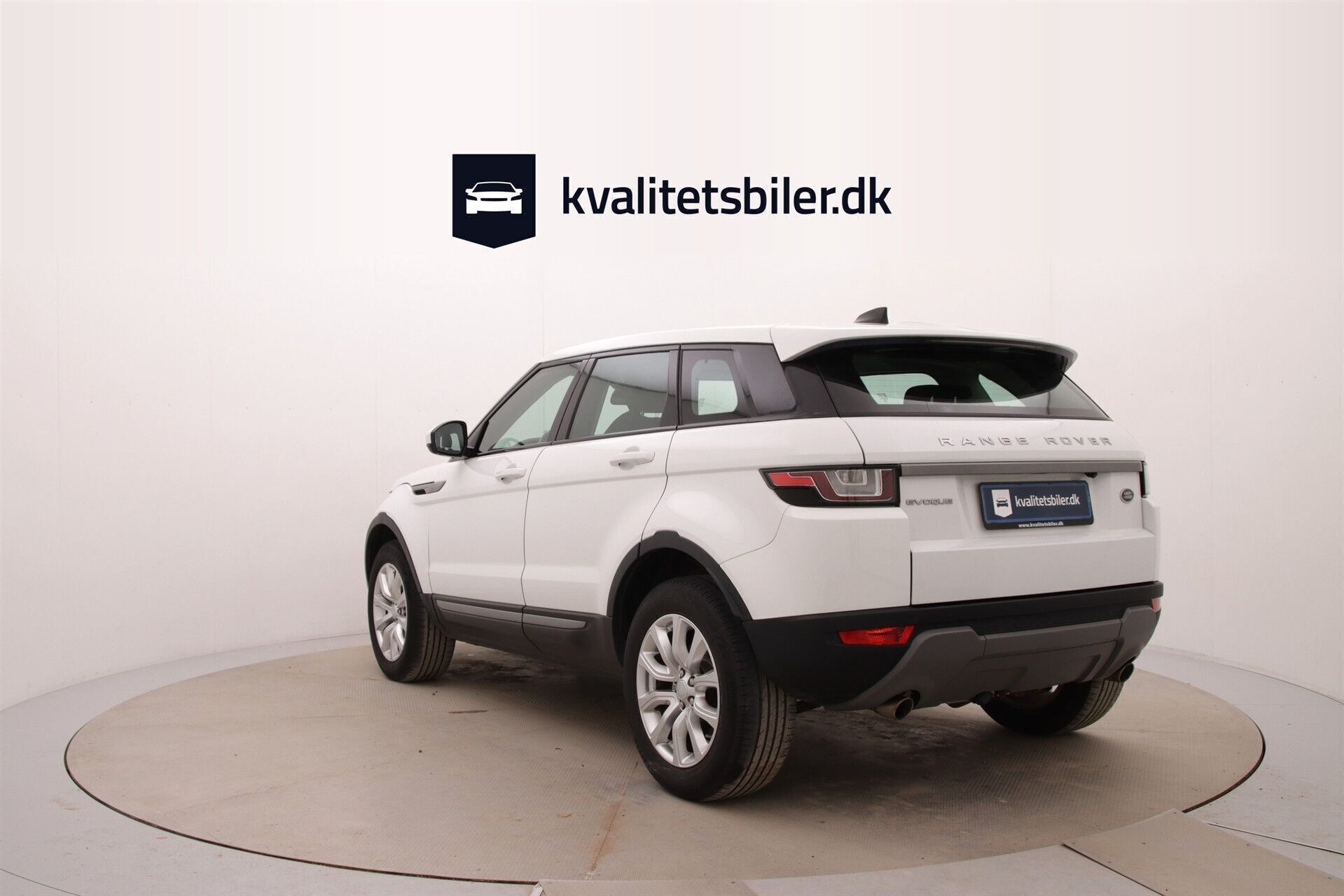 Hvid Land Rover Range Rover evoque fra 2018
