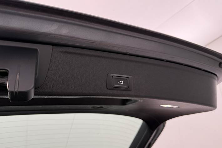 Grå Audi A4 fra 2019