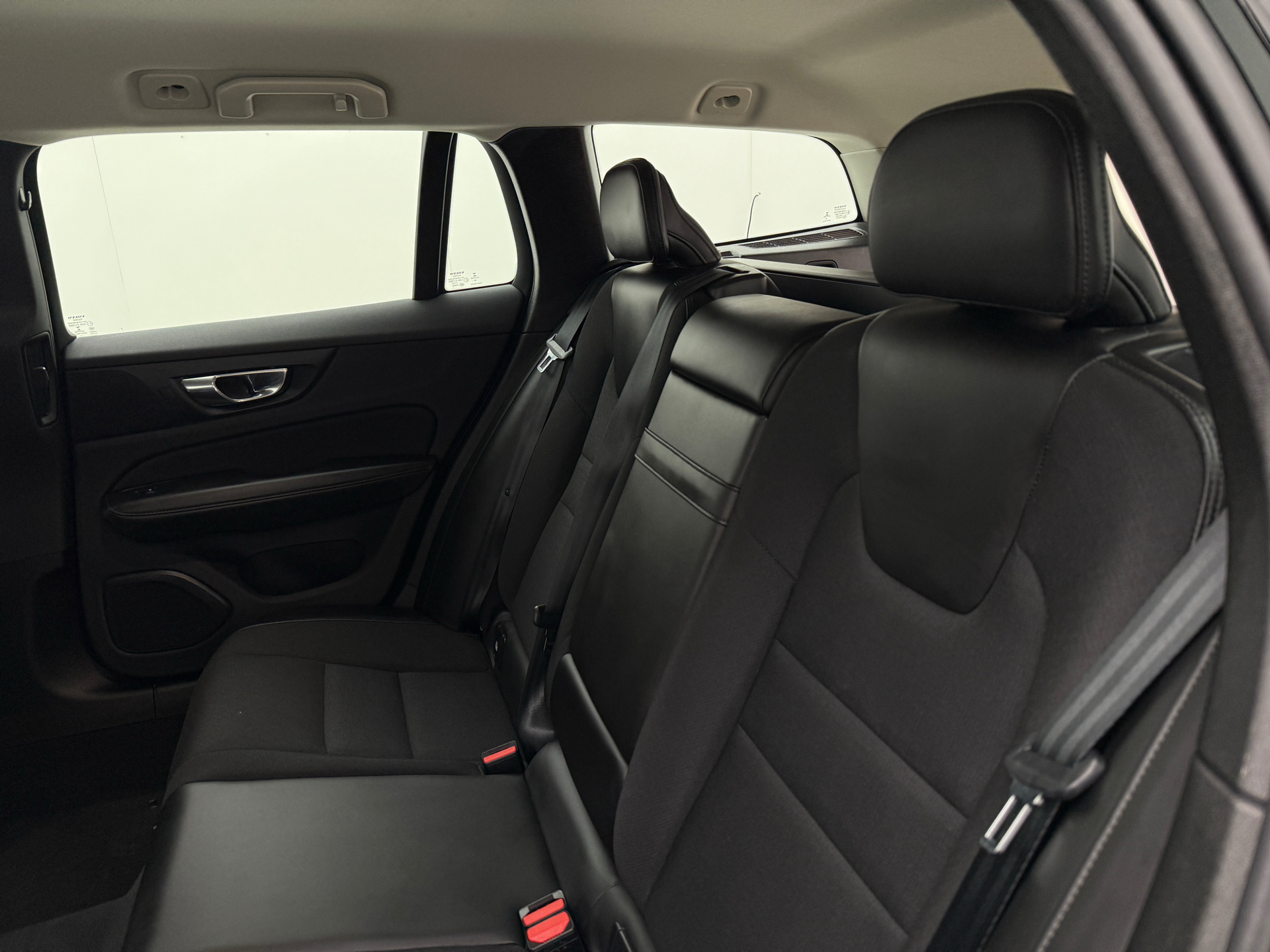 Sort Volvo V60 fra 2020