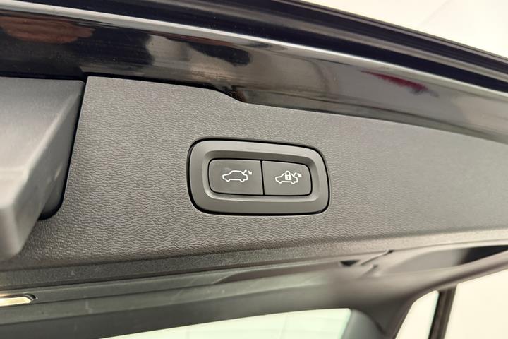 Sort Volvo V60 fra 2020