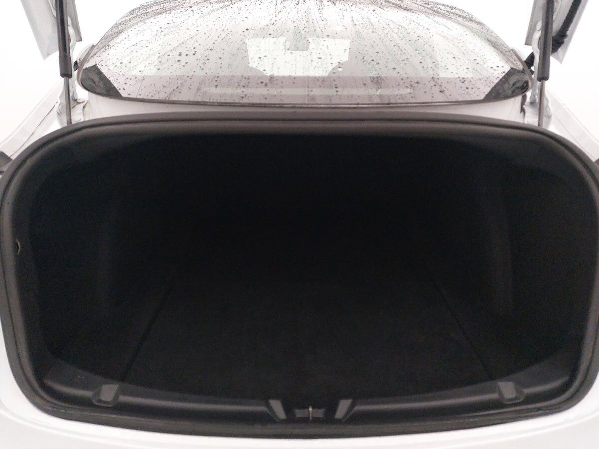 Hvid Tesla Model 3 fra 2020