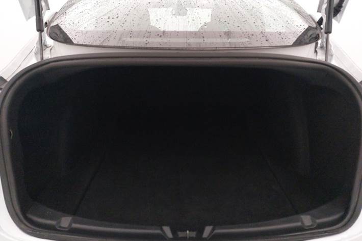 Hvid Tesla Model 3 fra 2020