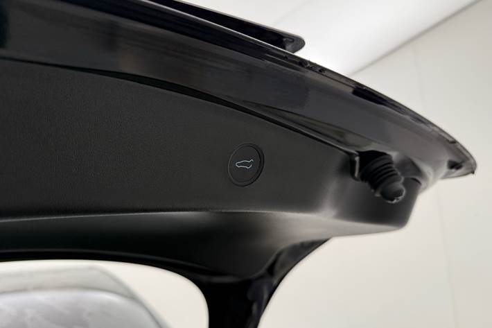 Sort Tesla Model 3 fra 2022