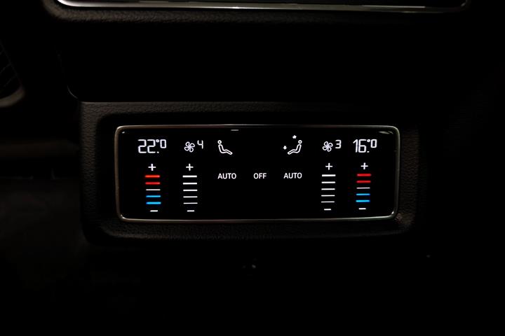 Grå Audi e-tron fra 2020