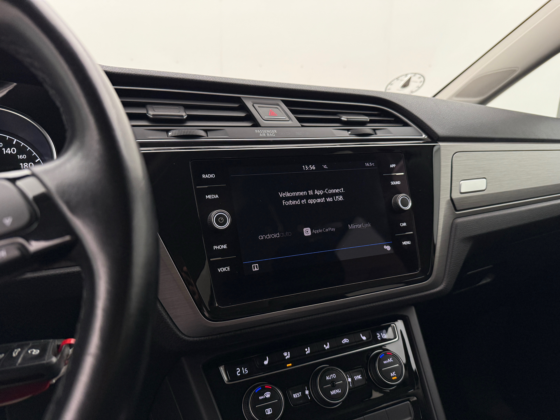 Sort VW Touran fra 2018