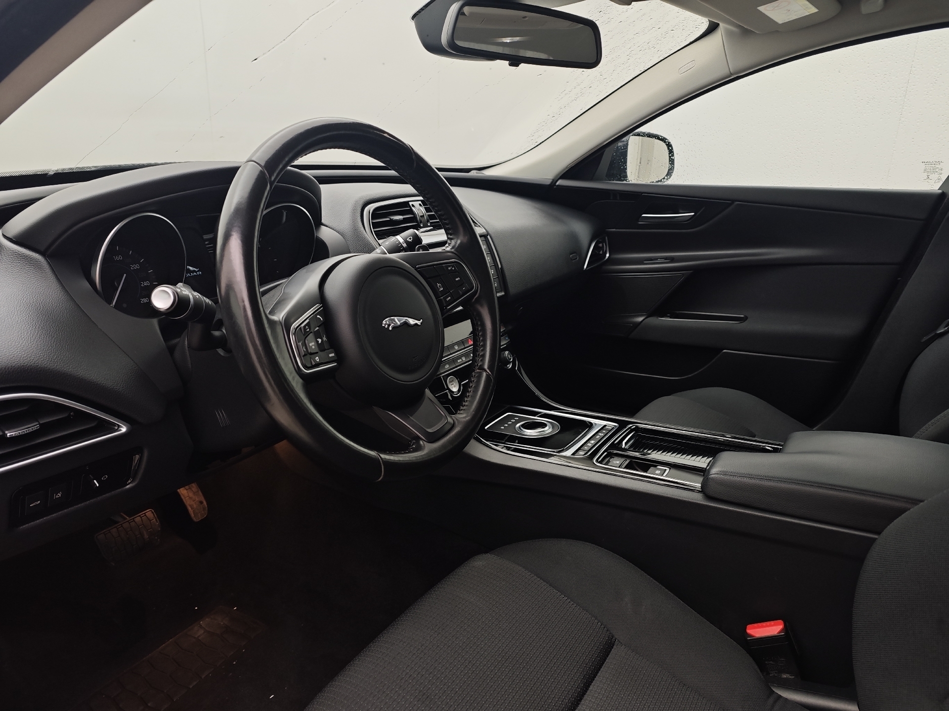 Jaguar XE 20d Automatic, 180hp, 2018