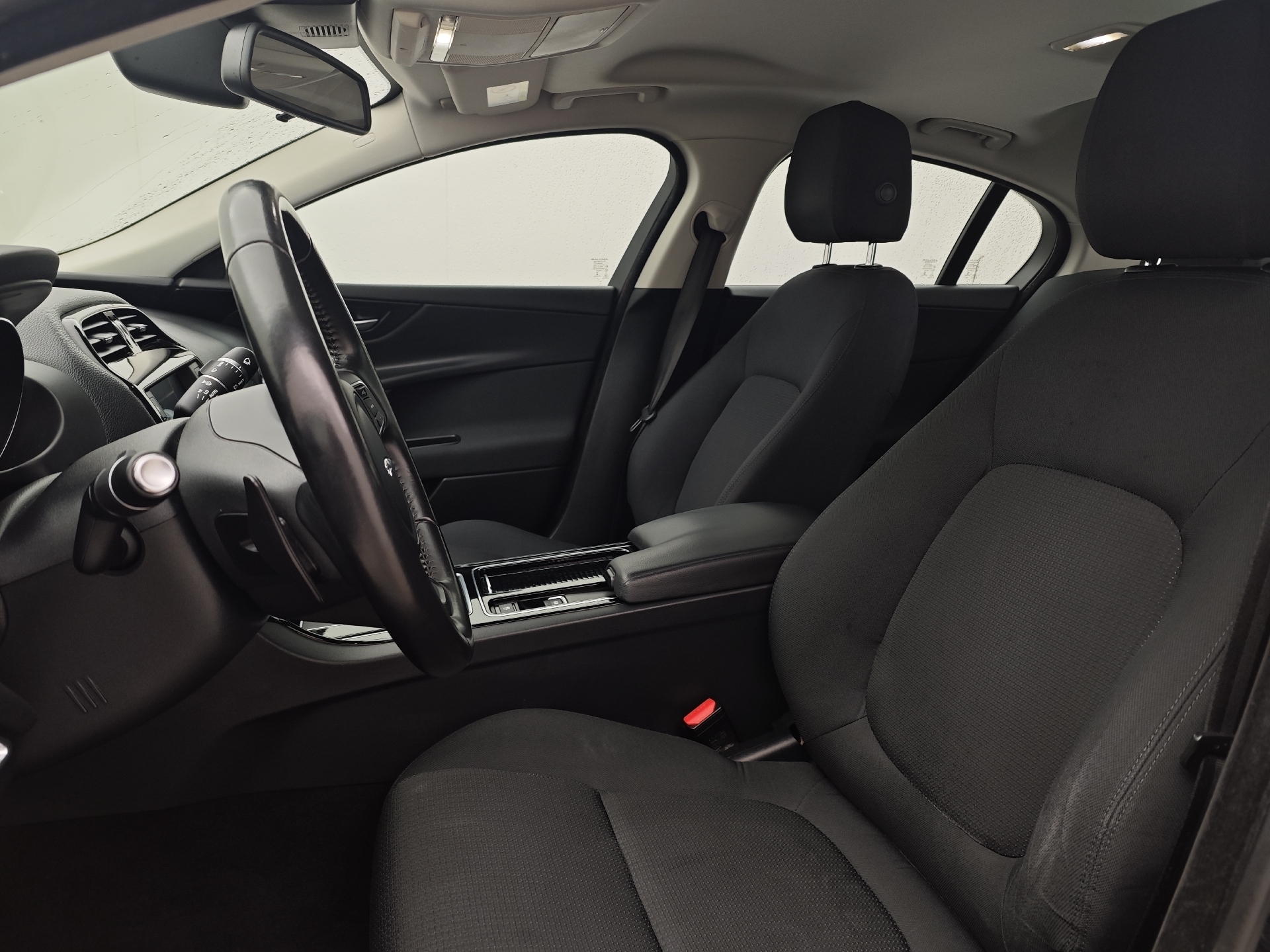Jaguar XE 20d Automatic, 180hp, 2018