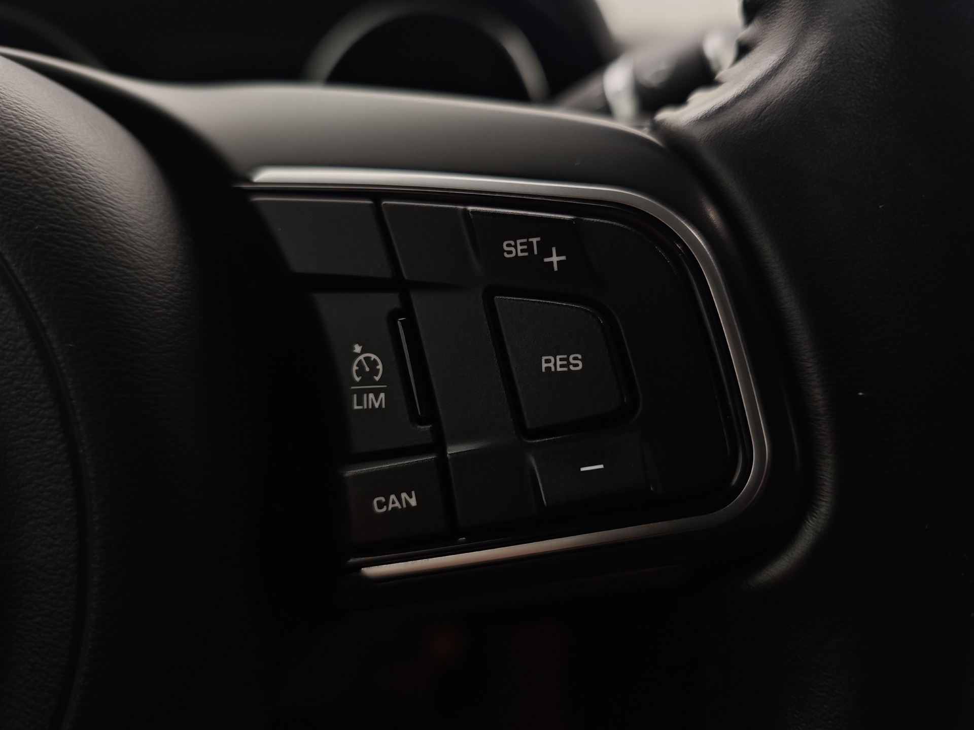 Jaguar XE 20d Automatic, 180hp, 2018