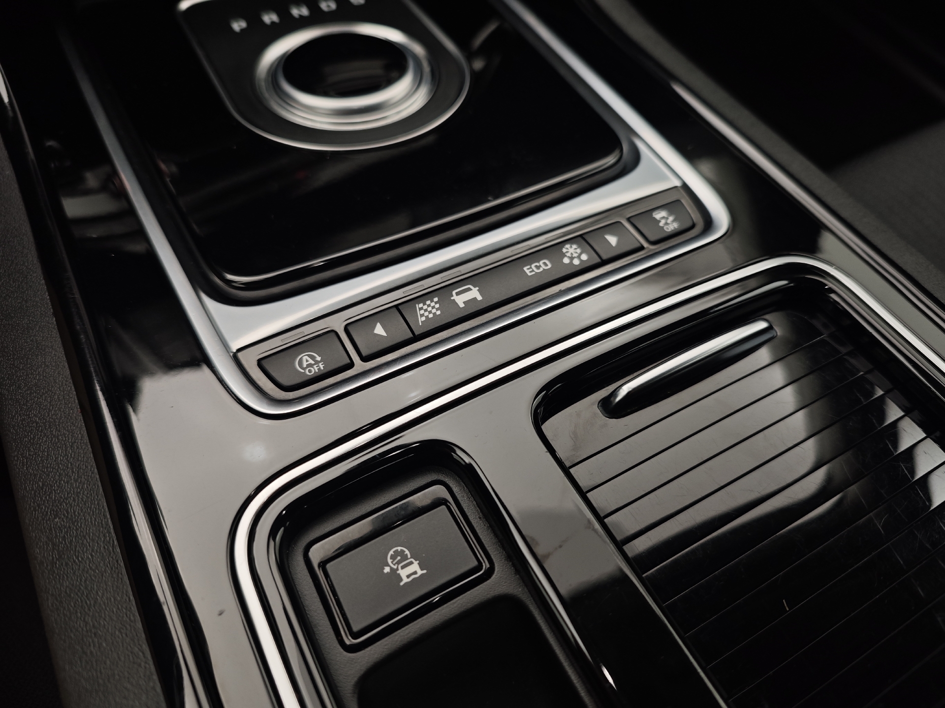 Jaguar XE 20d Automatic, 180hp, 2018