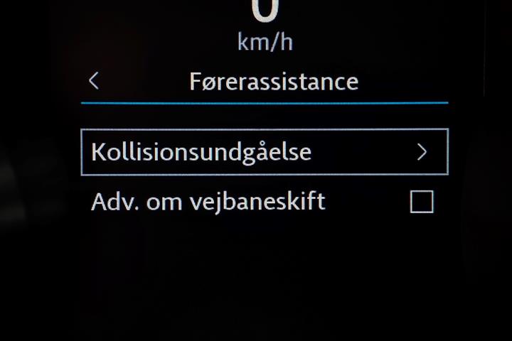 Sort Jaguar XE fra 2018