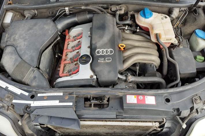 Gul Audi A6 fra 2004