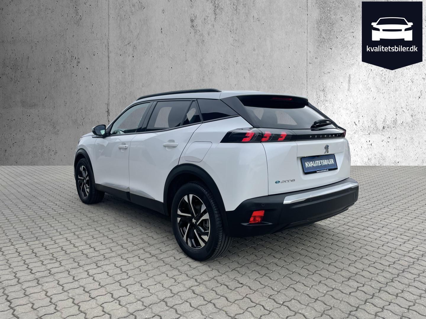 Hvid Peugeot e-2008 fra 2021
