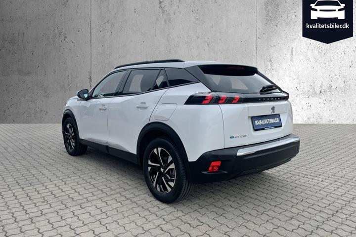 Hvid Peugeot e-2008 fra 2021
