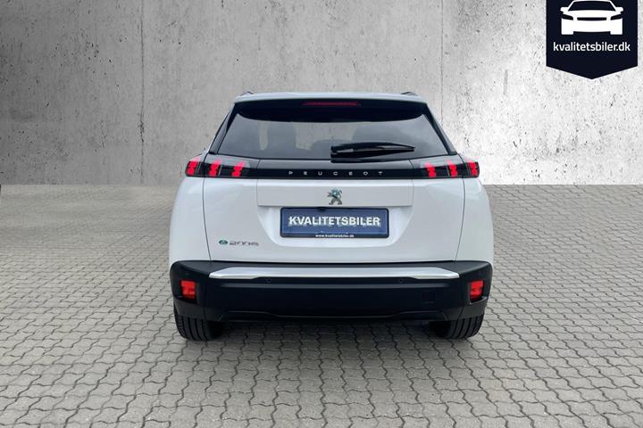 Hvid Peugeot e-2008 fra 2021