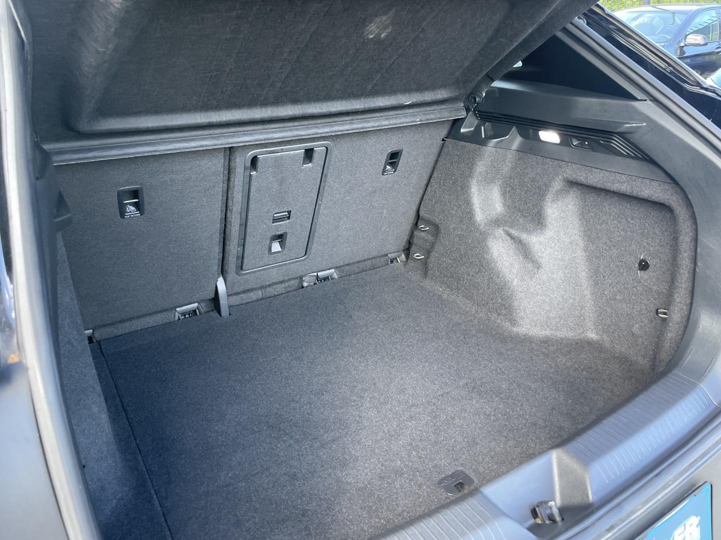 Grå VW ID.4 fra 2021