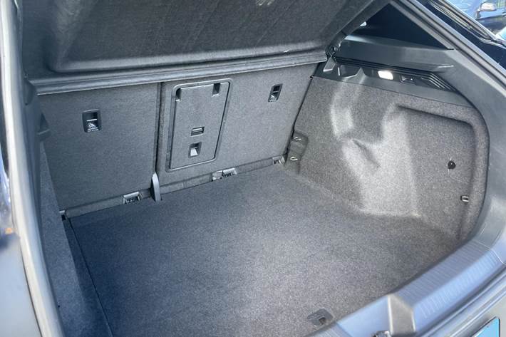 Grå VW ID.4 fra 2021