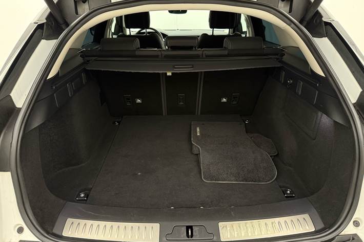 Hvid Land Rover Range Rover Velar fra 2019
