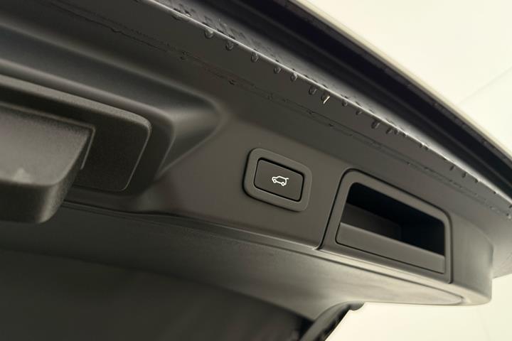 Hvid Land Rover Range Rover Velar fra 2019