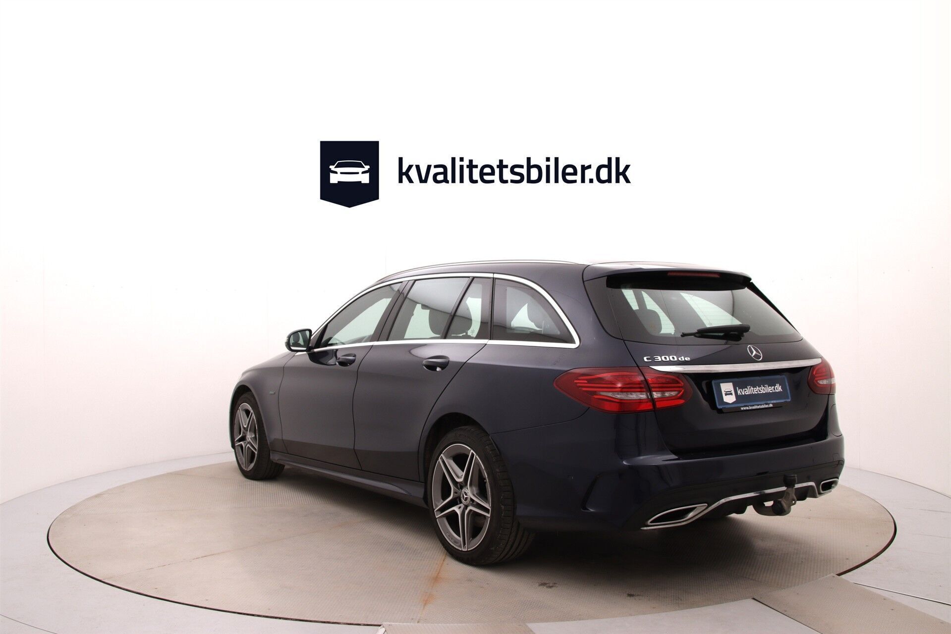 Blå Mercedes C300 de fra 2020