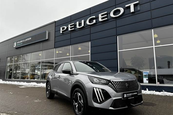 Grå Peugeot e-2008 fra 2025 set udefra