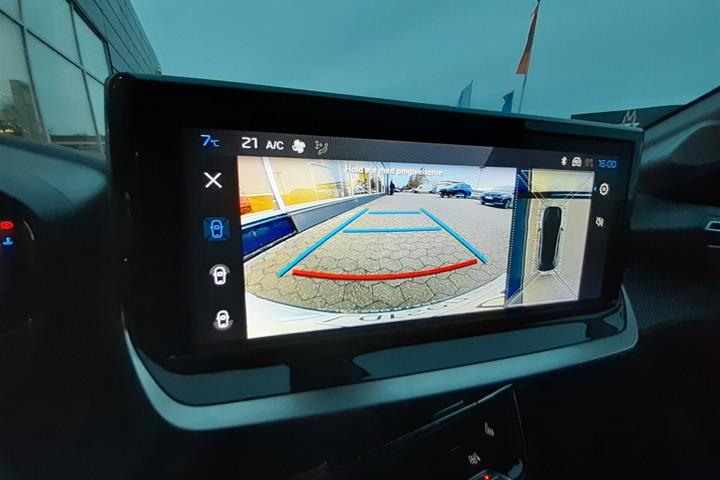 Sort Peugeot 208 fra 2024
