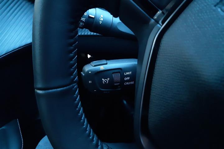 Sort Peugeot 208 fra 2024
