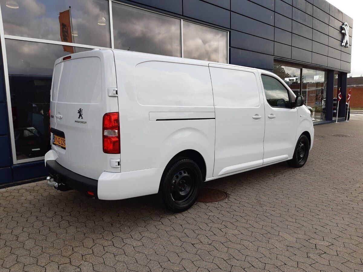 Hvid Peugeot Expert fra 2024