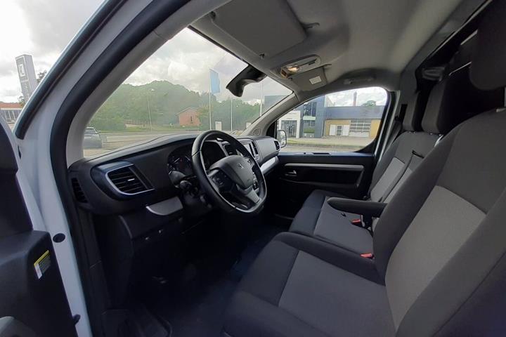 Hvid Peugeot Expert fra 2024